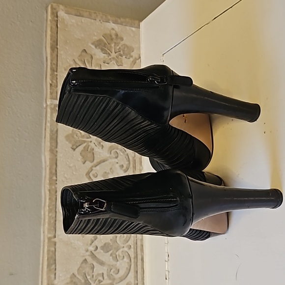 Prada bootie heals - Picture 4 of 8